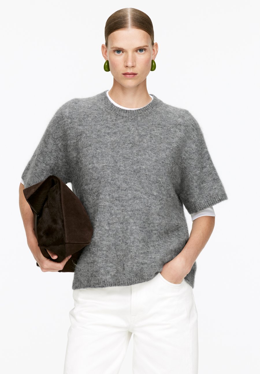 Джемпер ARKET Jumper, Grey
Джемпер ARKET Jumper, Grey