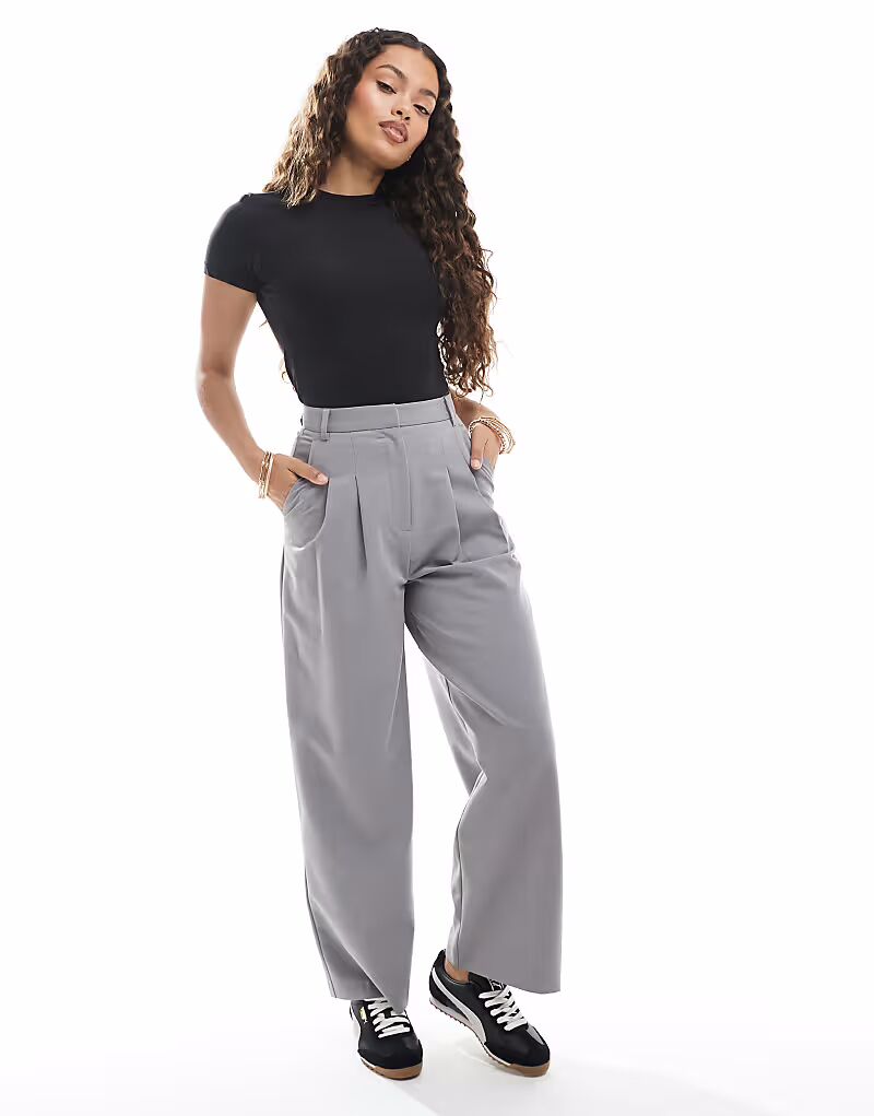 Брюки Miss Selfridge Petite, приталенные, широкие, светло-серого цвета
Брюки Miss Selfridge Petite, приталенные, широкие, светло-серого цвета