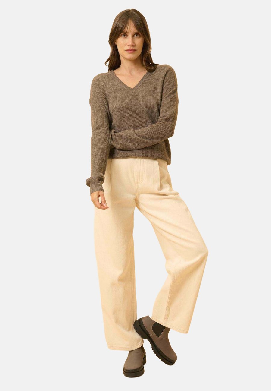 Джемпер Just Cashmere Jumper, Heather Taupe/Mottled Brown
Джемпер Just Cashmere Jumper, Heather Taupe/Mottled Brown