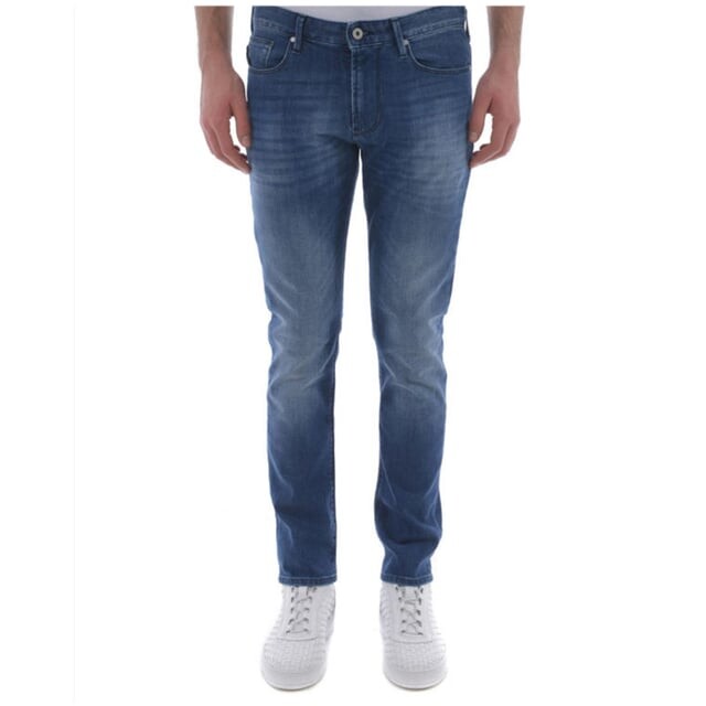 Длинные мужские брюки стандартного кроя de la cheville bleu Emporio Armani, синий
Длинные мужские брюки стандартного кроя de la cheville bleu Emporio Armani, синий