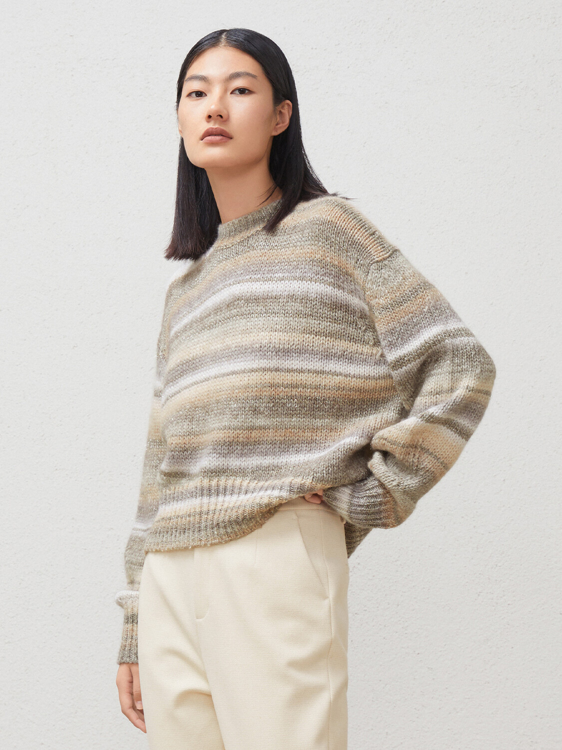 Свитер Mai Meng в полоску, хаки
Свитер Mai Meng в полоску, хаки