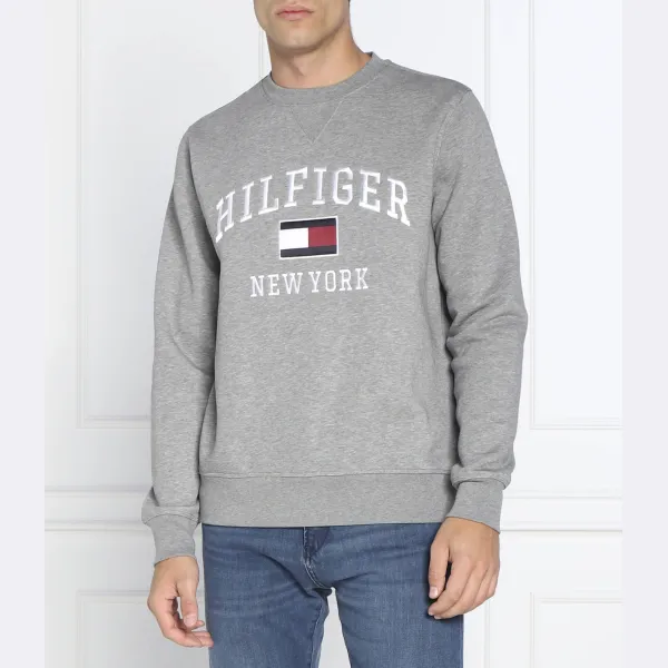 Современная университетская толстовка стандартного кроя Tommy Hilfiger, серый
Современная университетская толстовка стандартного кроя Tommy Hilfiger, серый