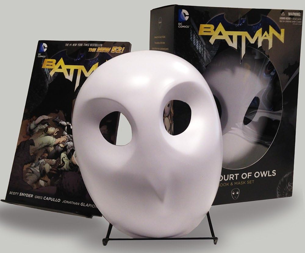 Batman: The Court of Owls Mask and Book Set (The New 52) (Batman: The New 52) (DC Comics)
Batman: The Court of Owls Mask and Book Set (The New 52) (Batman: The New 52) (DC Comics)
