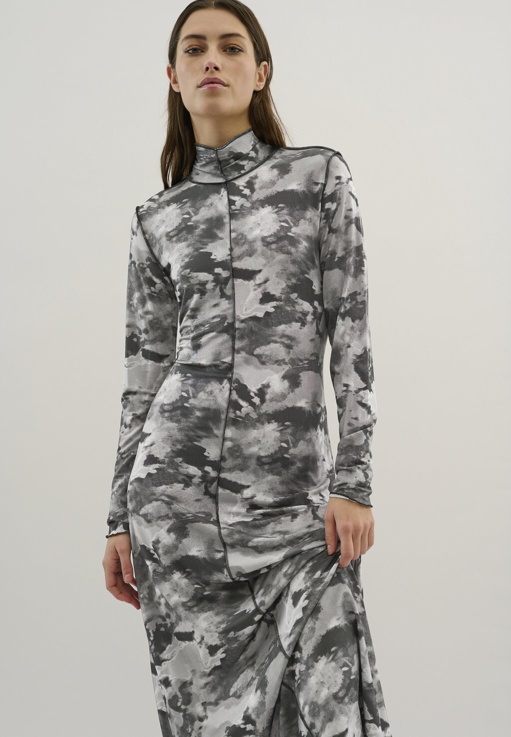 Сарафан ROSALINA Karen by Simonsen, серый
Сарафан ROSALINA Karen by Simonsen, серый