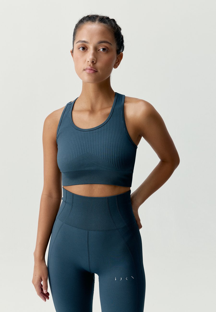 Бюстгальтер Born Living Yoga Medium support sports bra, Stormy/Blue
Бюстгальтер Born Living Yoga Medium support sports bra, Stormy/Blue