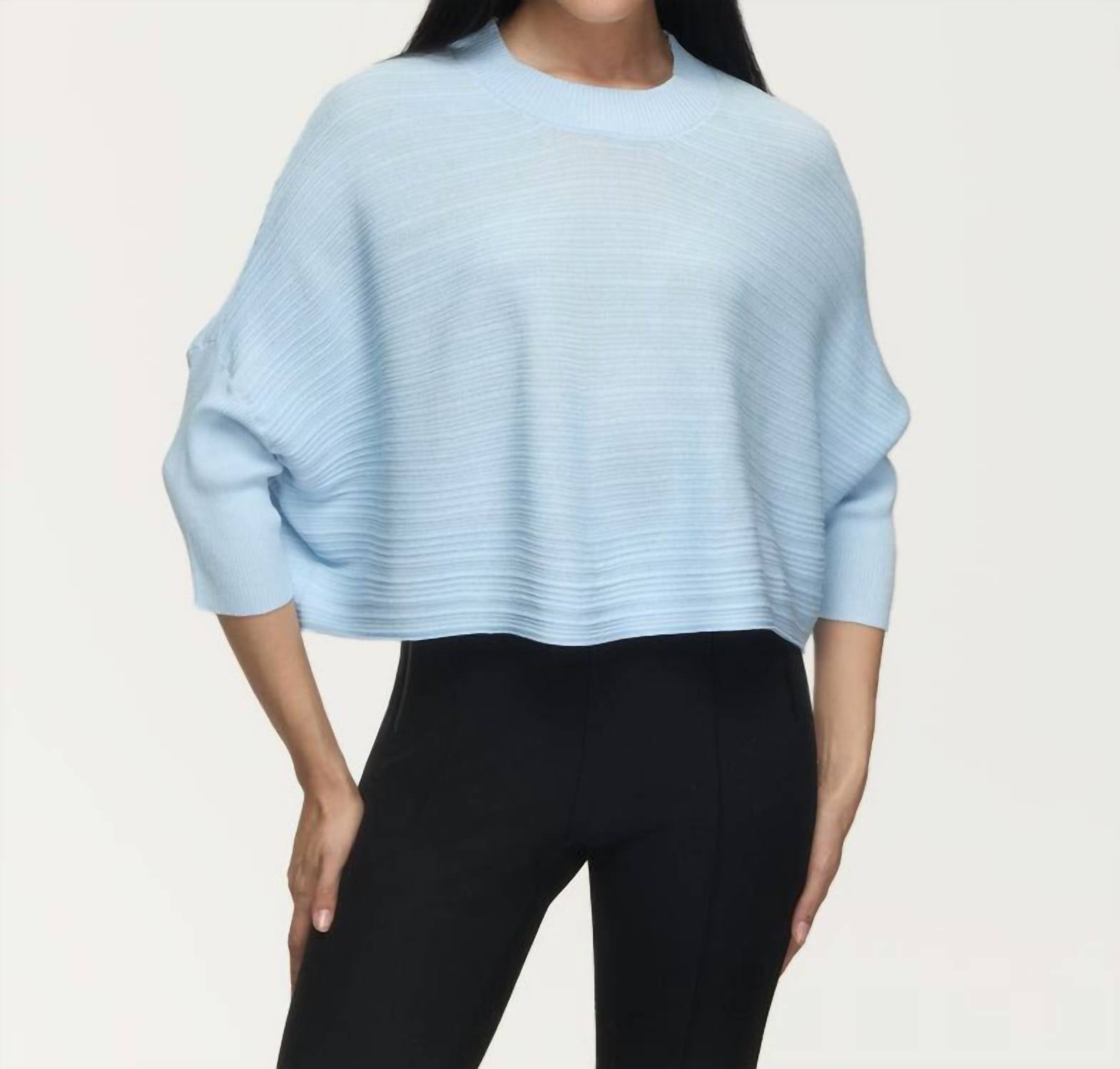 Женский топ Aiko Aja в нежно-голубом KERISMA
Женский топ Aiko Aja в нежно-голубом KERISMA