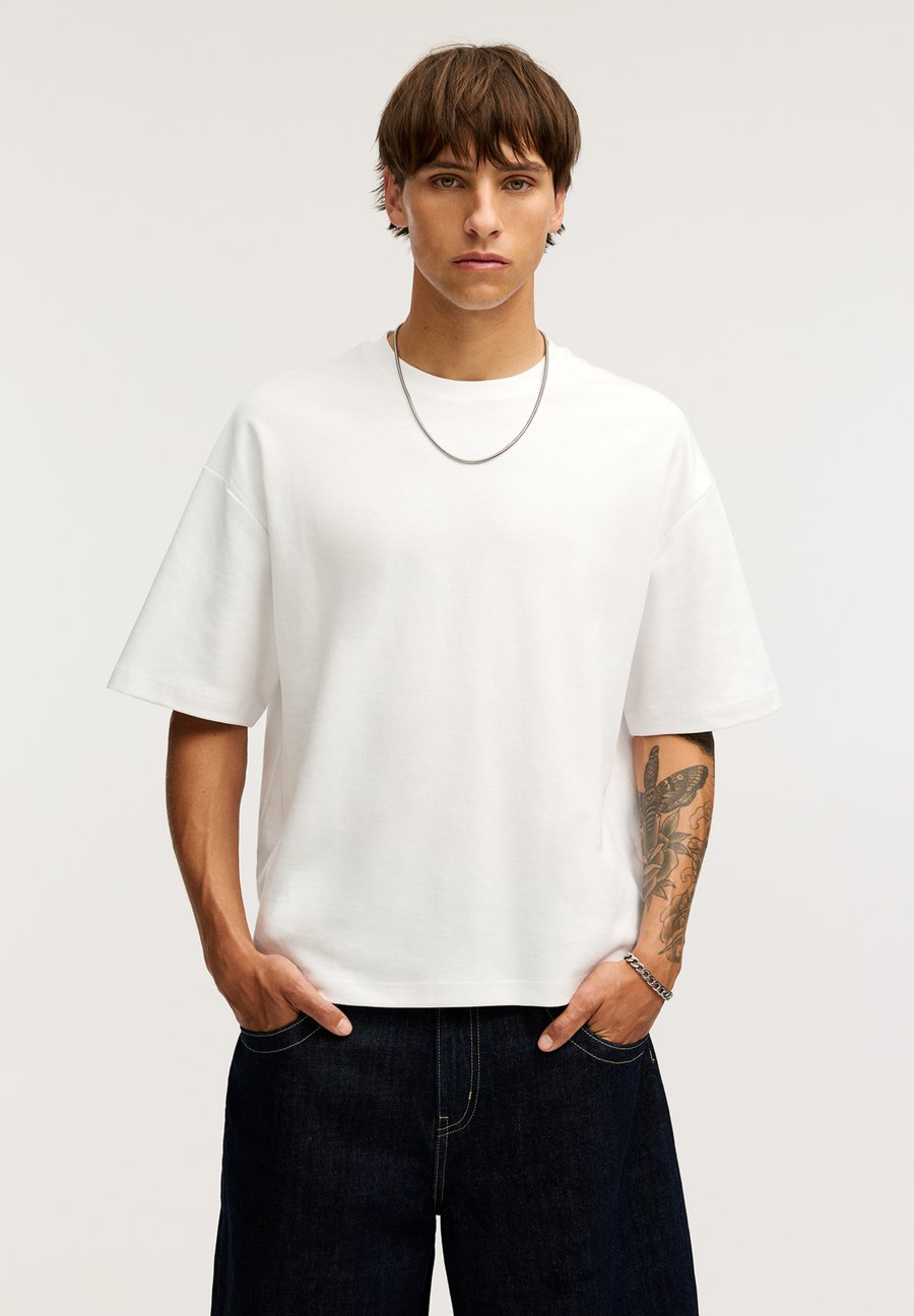 Футболка PULL&BEAR BOXY FIT , White, Белый, Футболка PULL&BEAR BOXY FIT , White
Футболка PULL&BEAR BOXY FIT , White, Белый, Футболка PULL&BEAR BOXY FIT , White