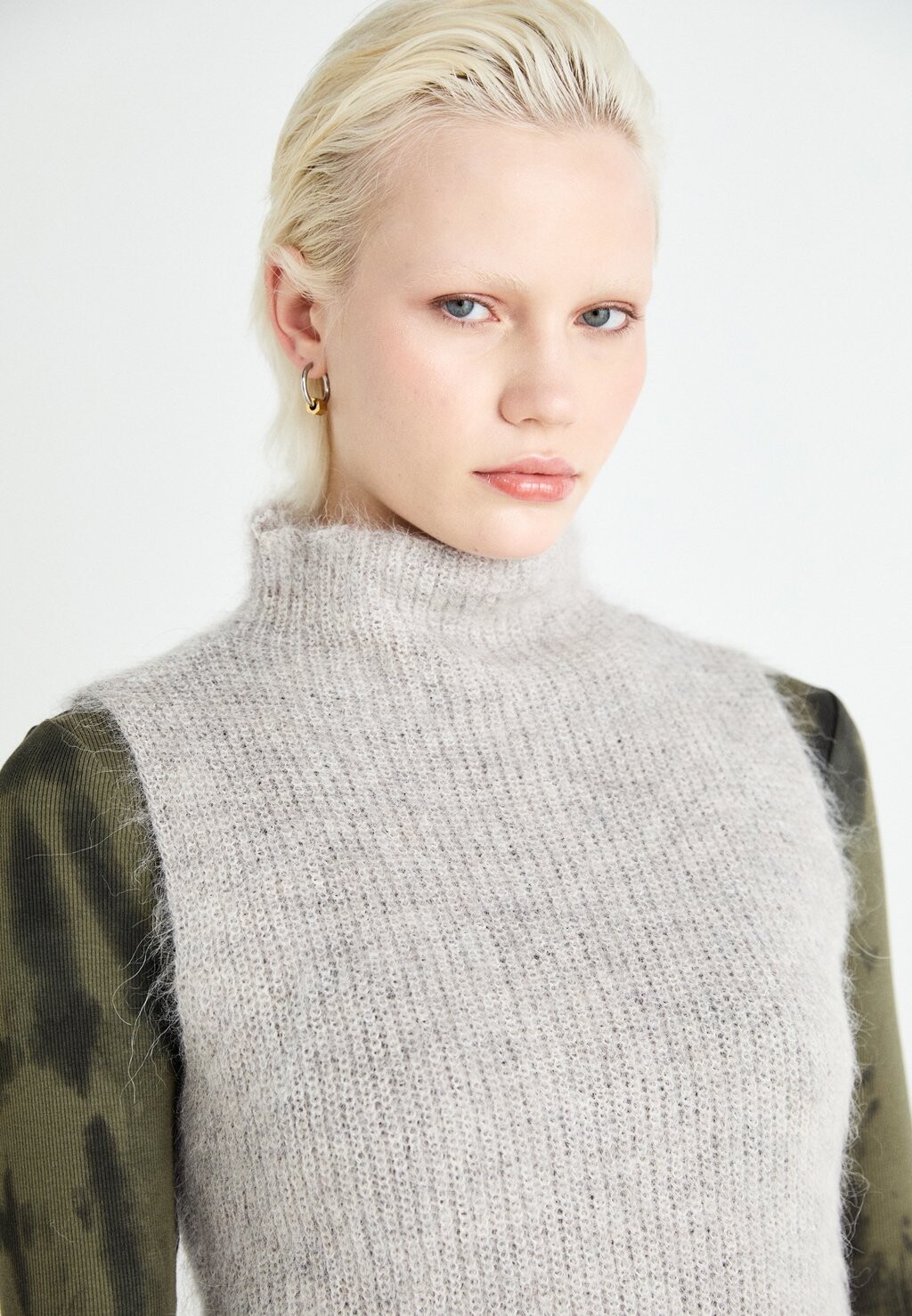 Топ SLFEMILI HIGH NECK Selected Femme, бежевый
Топ SLFEMILI HIGH NECK Selected Femme, бежевый