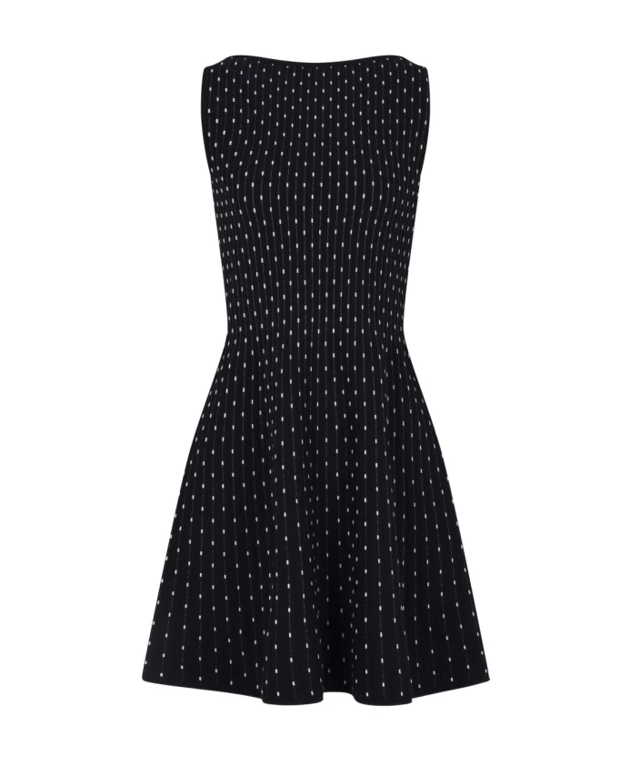 Темно-Синее платье без рукавов с расклешенным вырезом-лодочкой Emporio Armani, синий
Темно-Синее платье без рукавов с расклешенным вырезом-лодочкой Emporio Armani, синий