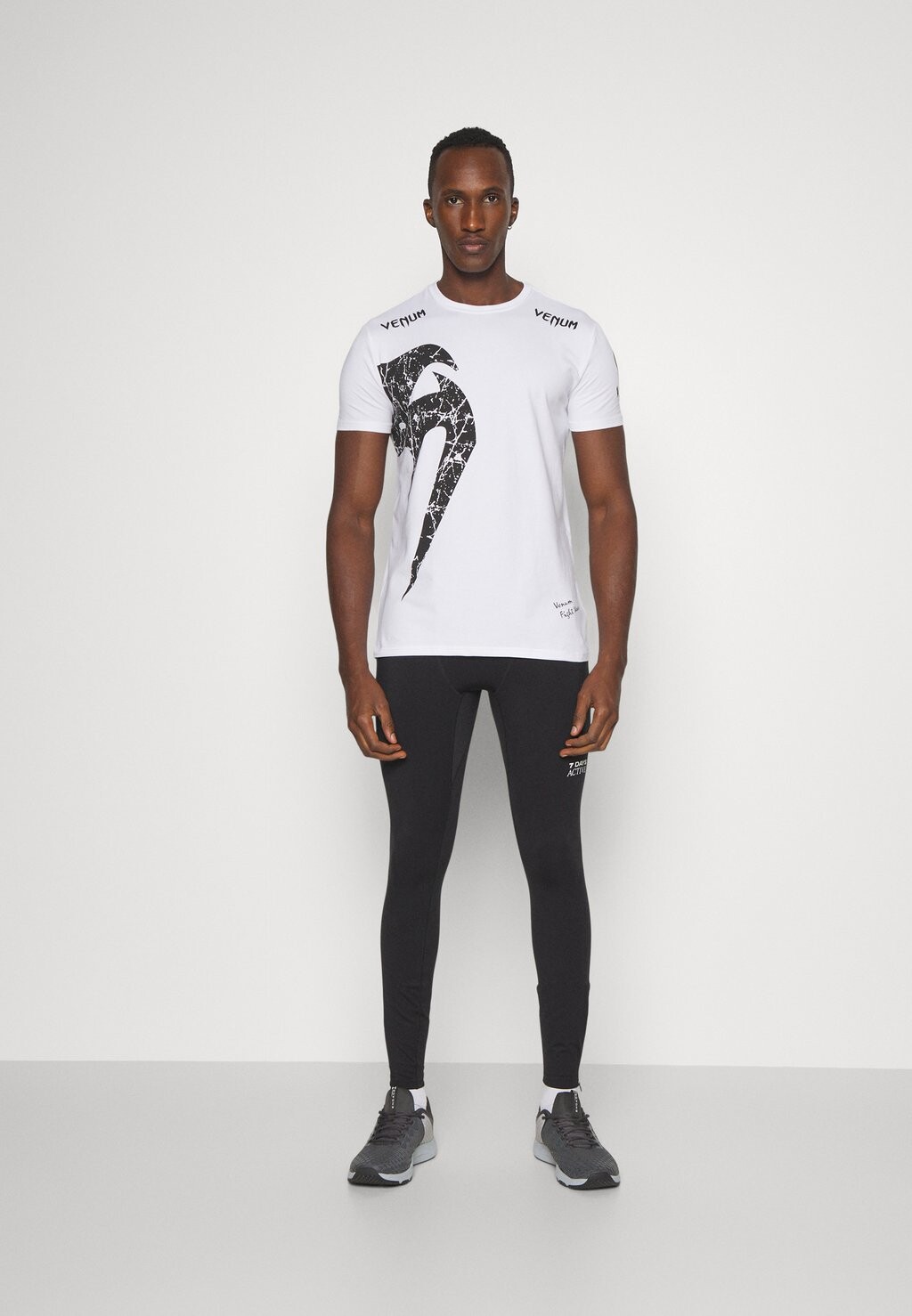 Футболка с принтом GIANT Venum, цвет white
Футболка с принтом GIANT Venum, цвет white