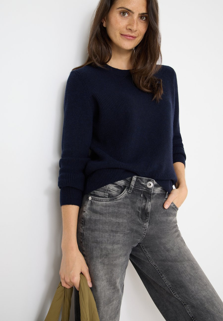 Джемпер Cecil Jumper, Blau/Dark Blue
Джемпер Cecil Jumper, Blau/Dark Blue