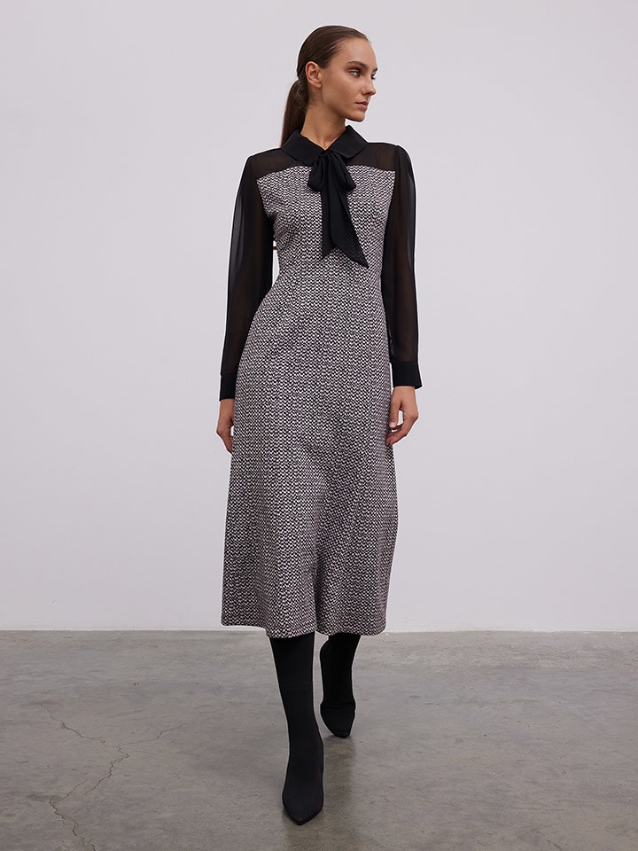 BGN Платье черного/серого цвета
BGN Платье черного/серого цвета