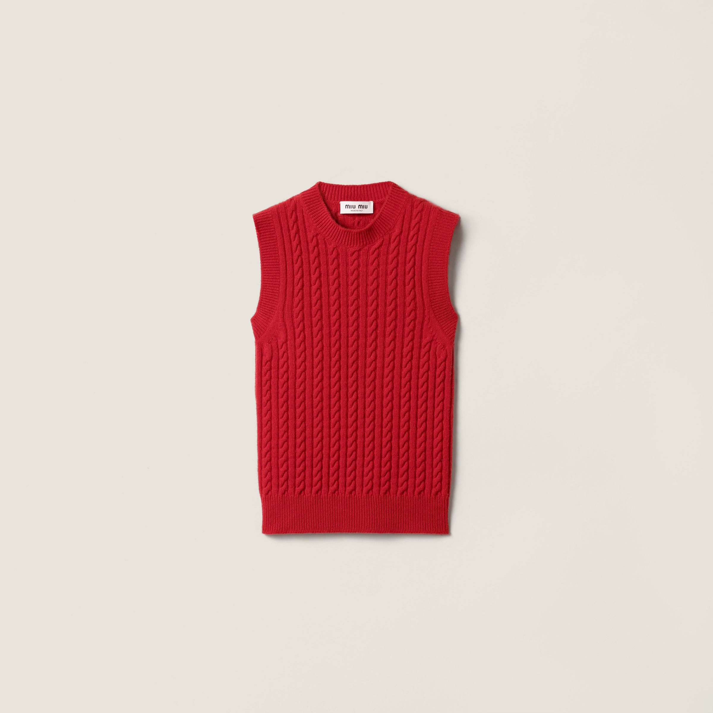 Кашемировый жилет с косами MIU MIU, красный
Кашемировый жилет с косами MIU MIU, красный