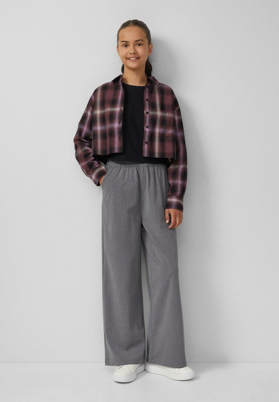 Топ s.Oliver Long sleeved top, Schwarz/Black
Топ s.Oliver Long sleeved top, Schwarz/Black