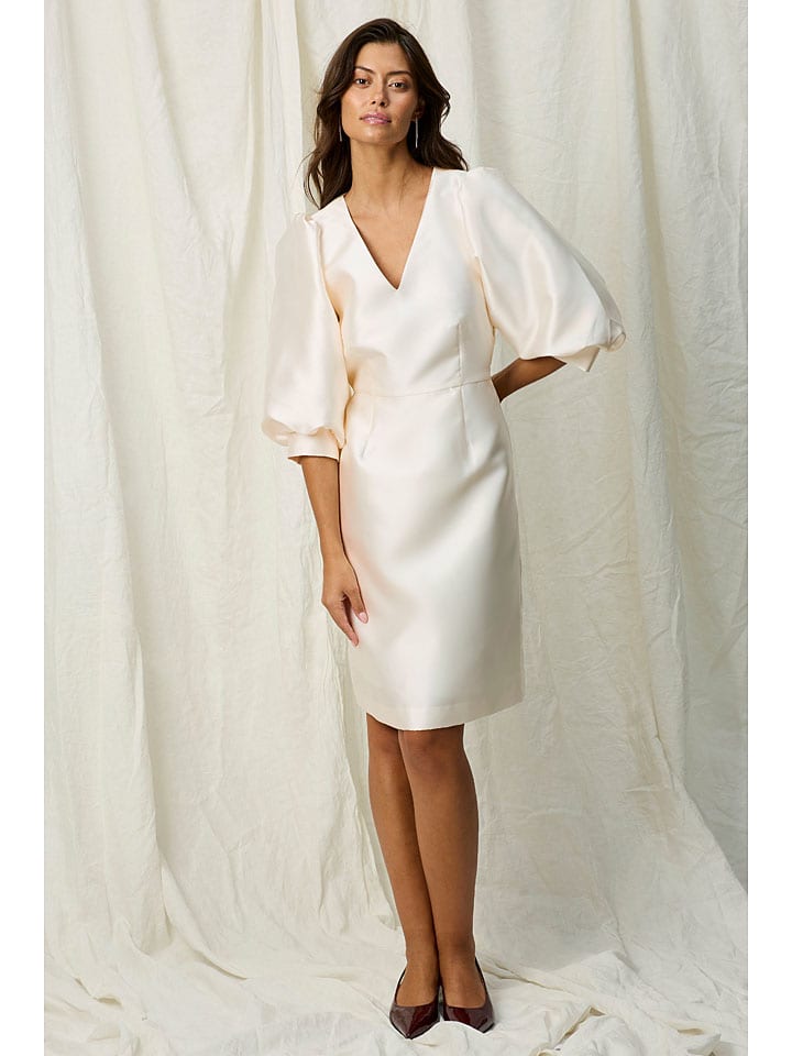 Платье в кремовом цвете Joelle
Платье в кремовом цвете Joelle