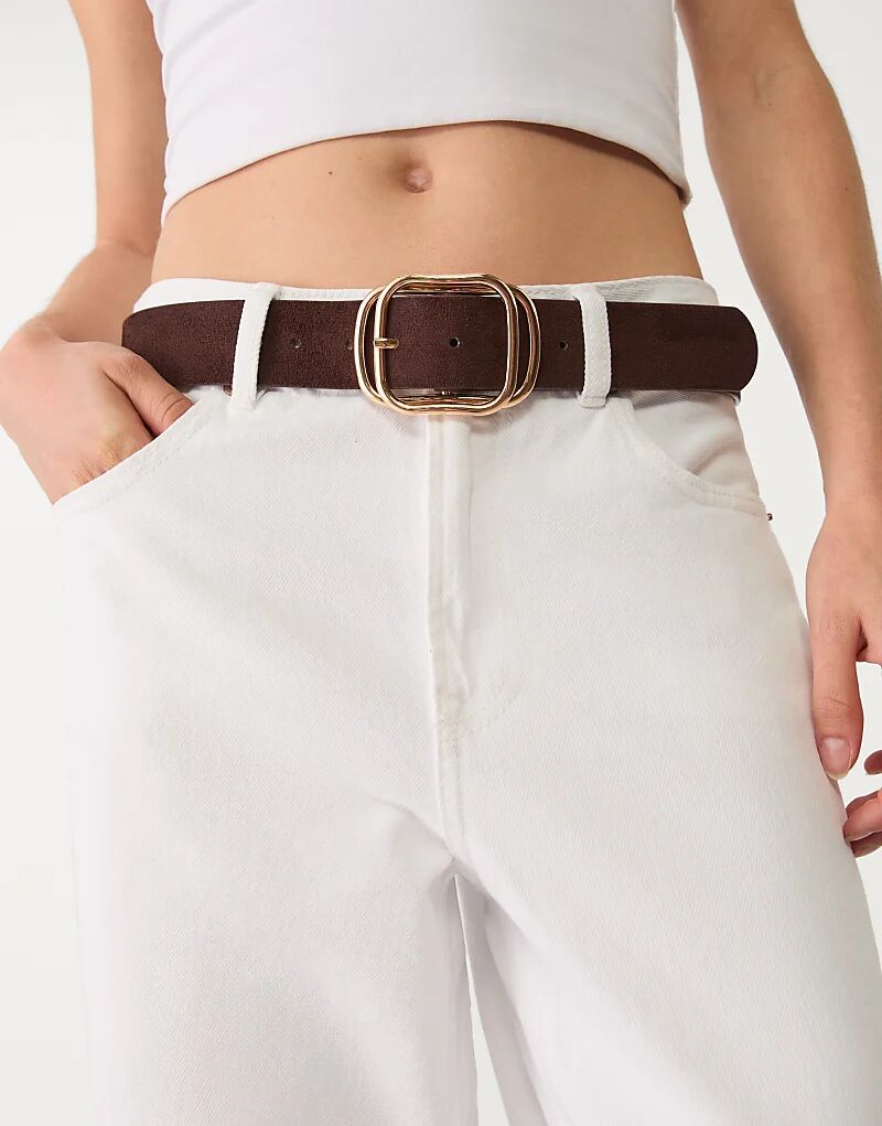 Ремень Stradivarius с золотой пряжкой коричневого цвета
Ремень Stradivarius с золотой пряжкой коричневого цвета