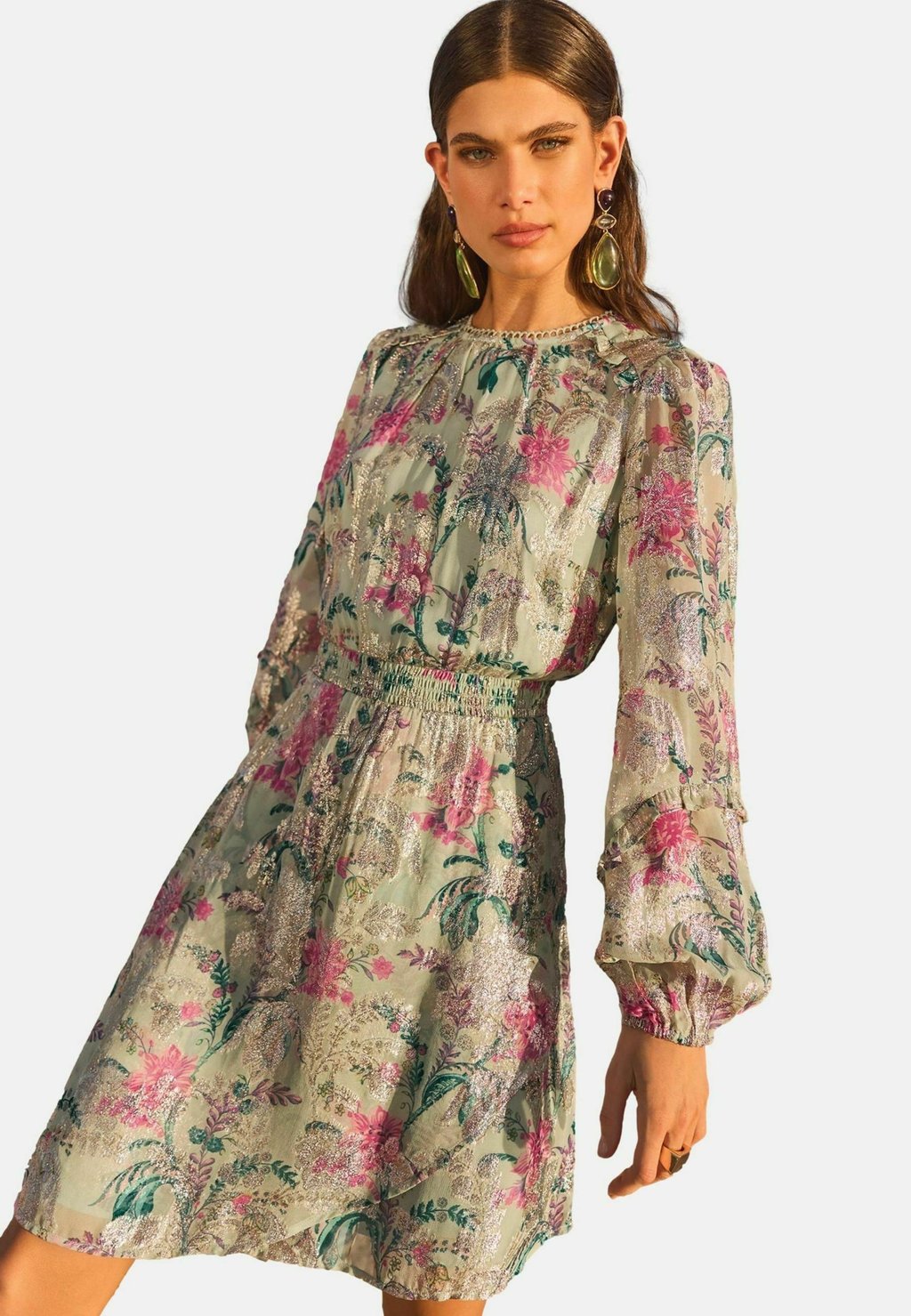 Повседневное платье PETITE FIT - RUFFLE DETAIL Love & Roses, зеленый
Повседневное платье PETITE FIT - RUFFLE DETAIL Love & Roses, зеленый