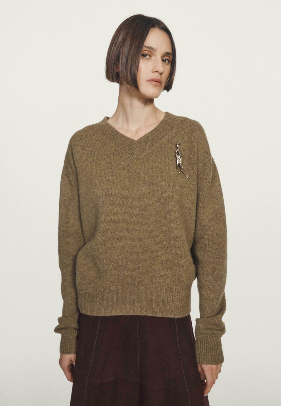 Джемпер Massimo Dutti V-NECK KNIT, Olive
Джемпер Massimo Dutti V-NECK KNIT, Olive