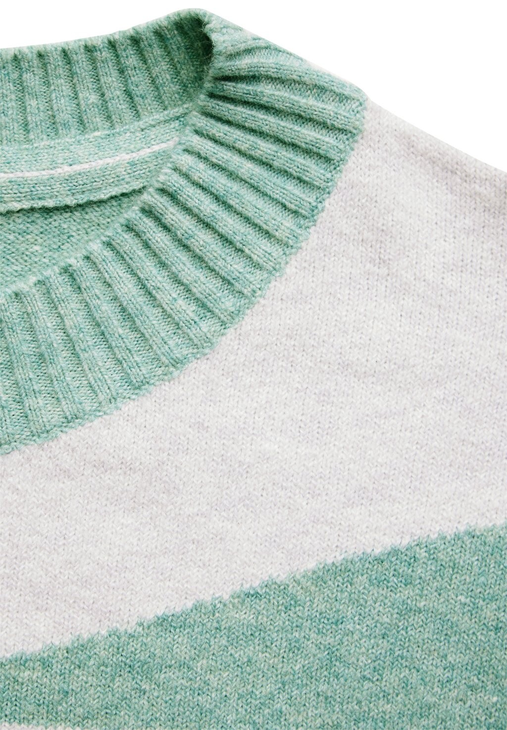 Джемпер GEMUSTERTER Cecil, фиолетовый
Джемпер GEMUSTERTER Cecil, фиолетовый