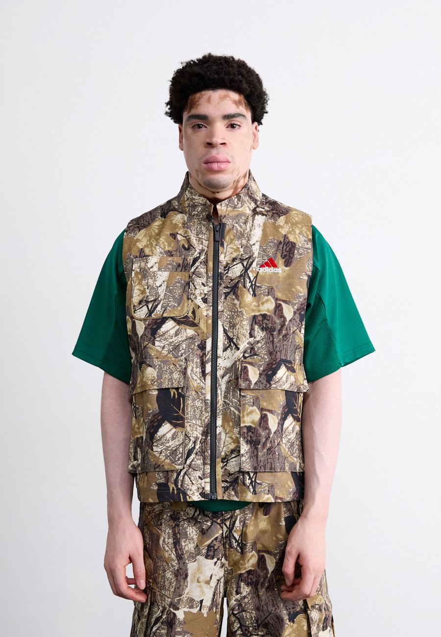 Куртка Adidas Originals Waistcoat, Brown
Куртка Adidas Originals Waistcoat, Brown