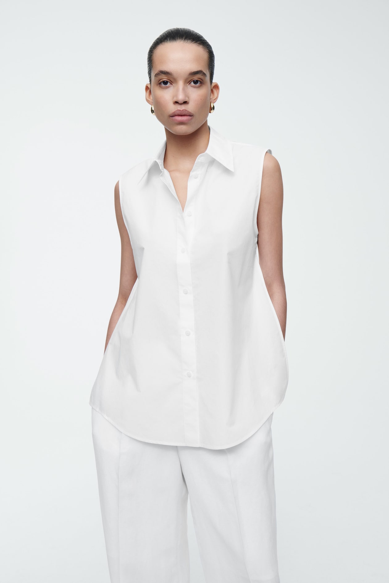 Рубашка без рукавов с разрезом на спине COS, белый
Рубашка без рукавов с разрезом на спине COS, белый