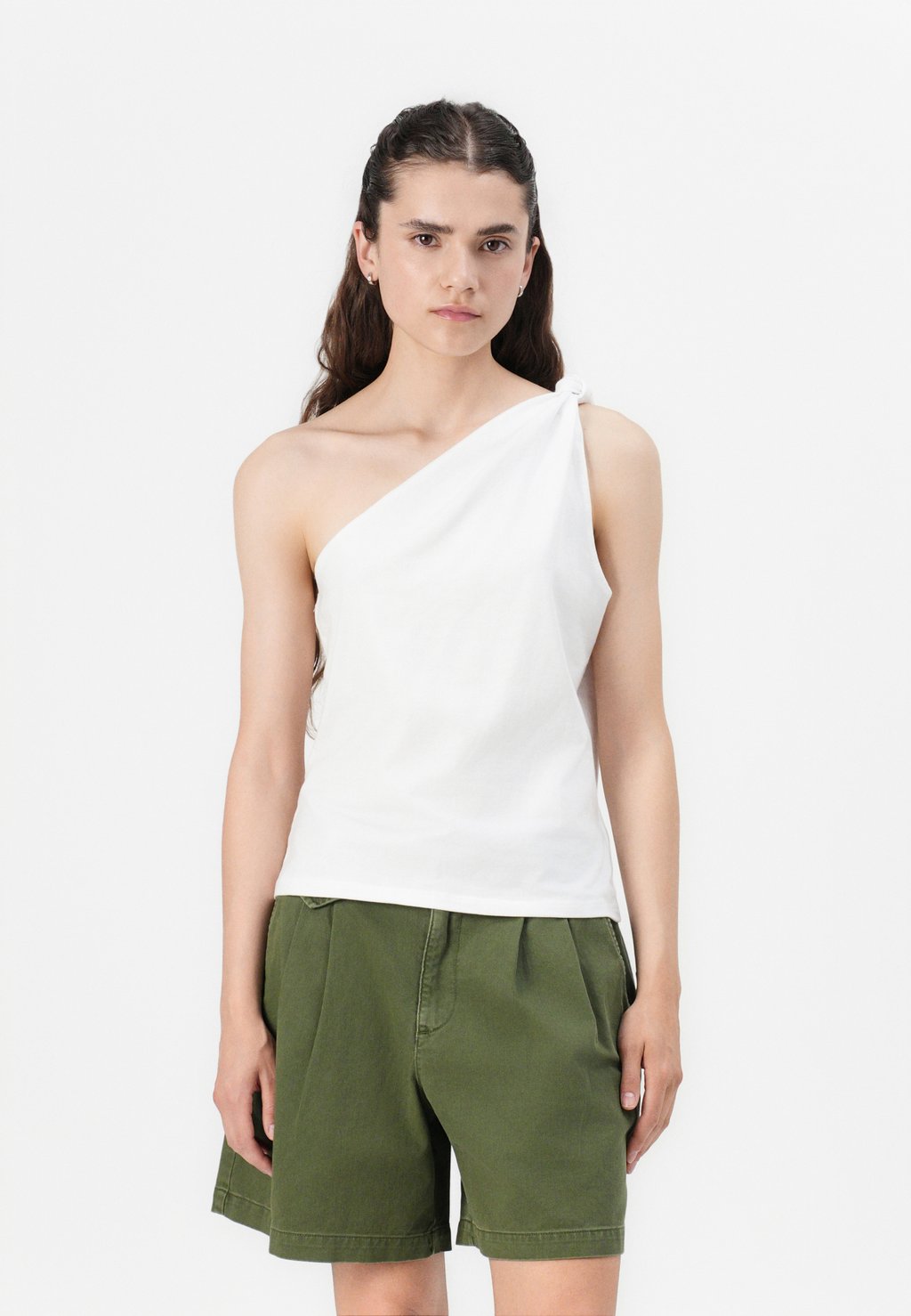 Топ KNOTTED ONE SHOULDER GAP, белый 
Топ KNOTTED ONE SHOULDER GAP, белый