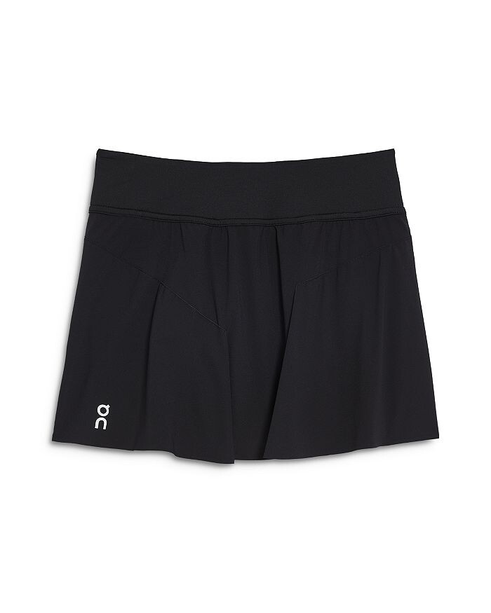 На придворной юбке On, черный
На придворной юбке On, черный