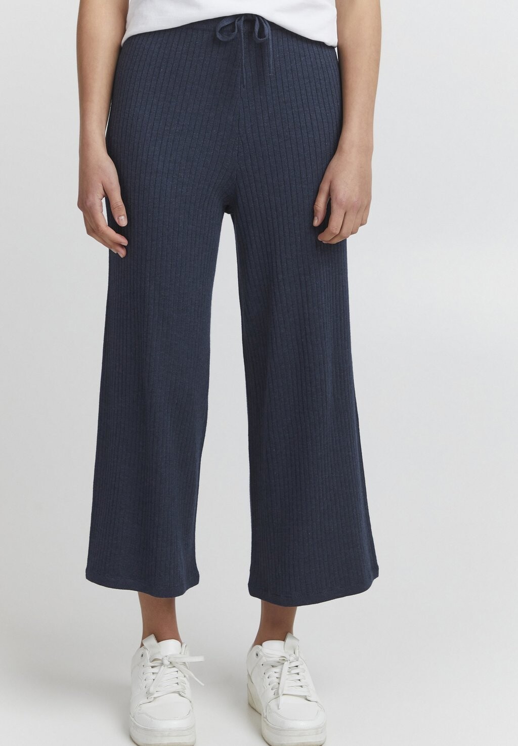 Брюки OXRIE Oxmo, цвет total eclipse
Брюки OXRIE Oxmo, цвет total eclipse