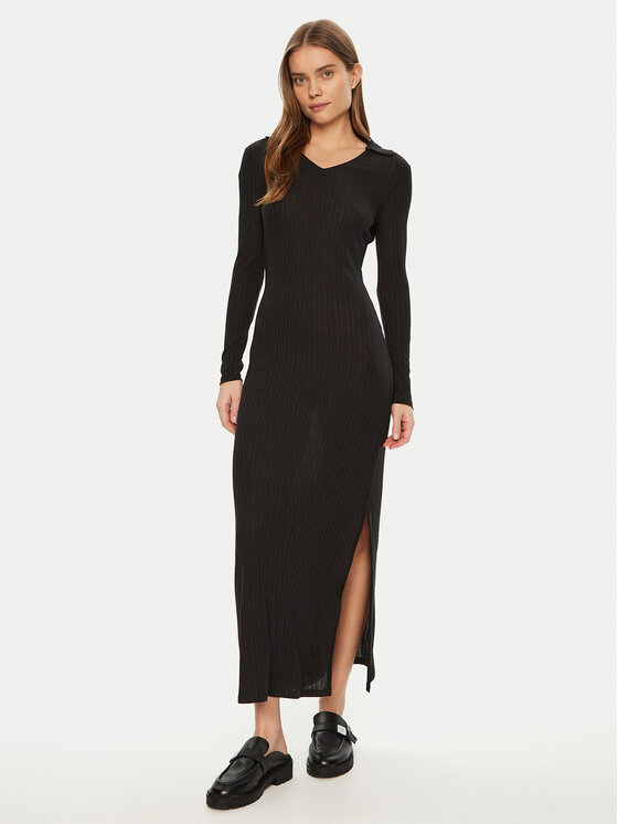 Облегающее трикотажное платье J20J224837 Calvin Klein Jeans, черный
Облегающее трикотажное платье J20J224837 Calvin Klein Jeans, черный