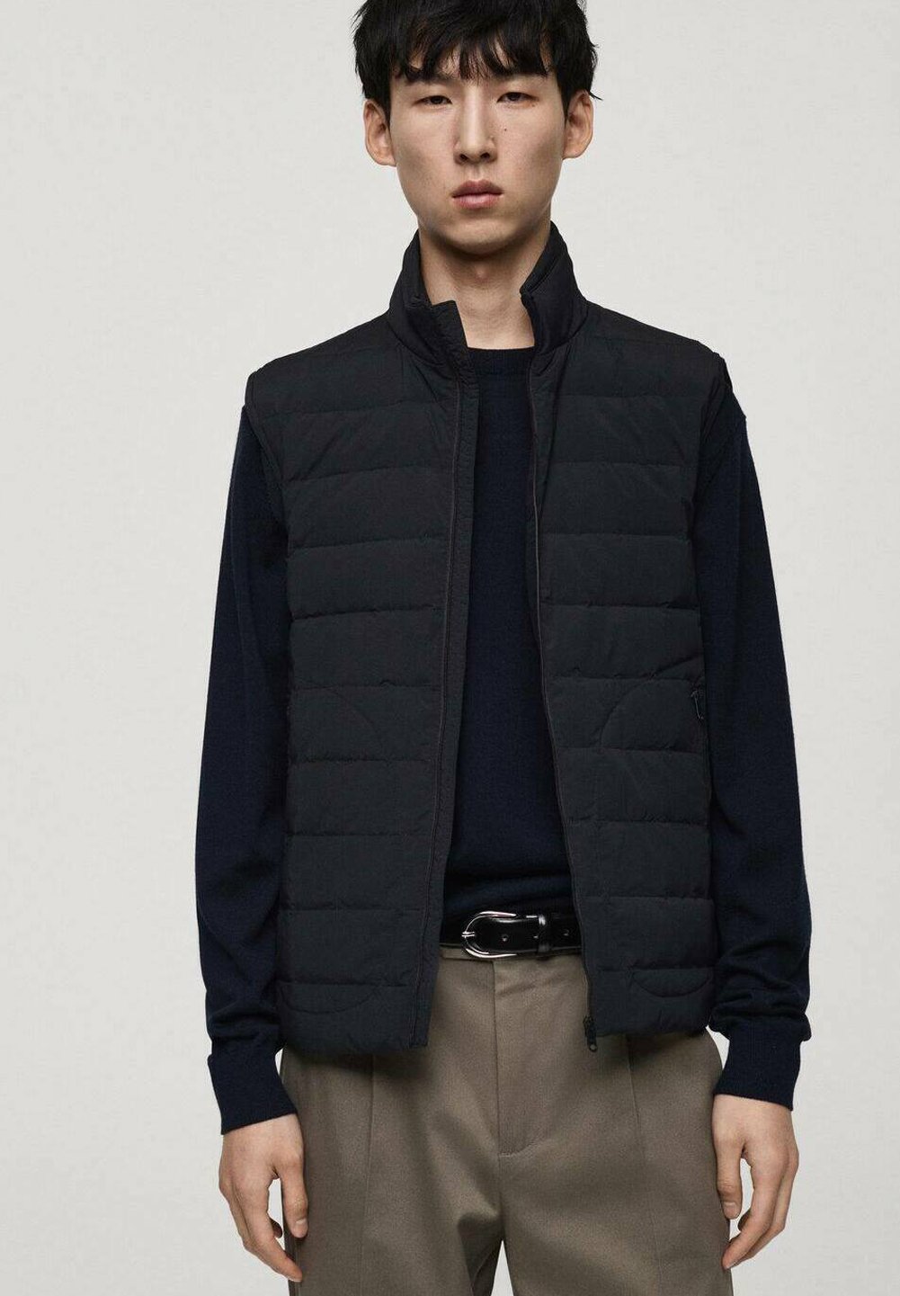 Жилет Mango, темно-синий
Жилет Mango, темно-синий