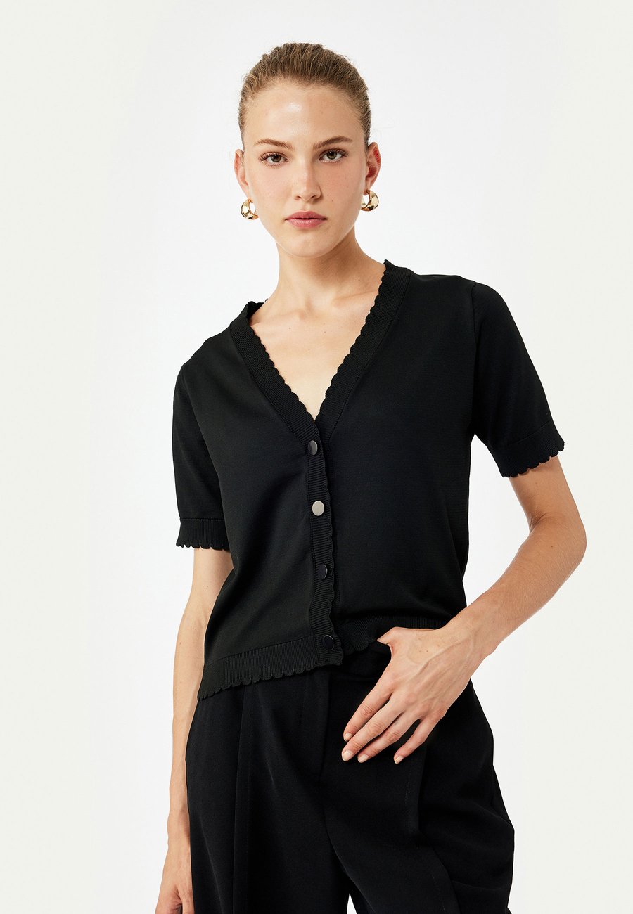 Кардиган Koton SHORT SLEEVE, Black
Кардиган Koton SHORT SLEEVE, Black