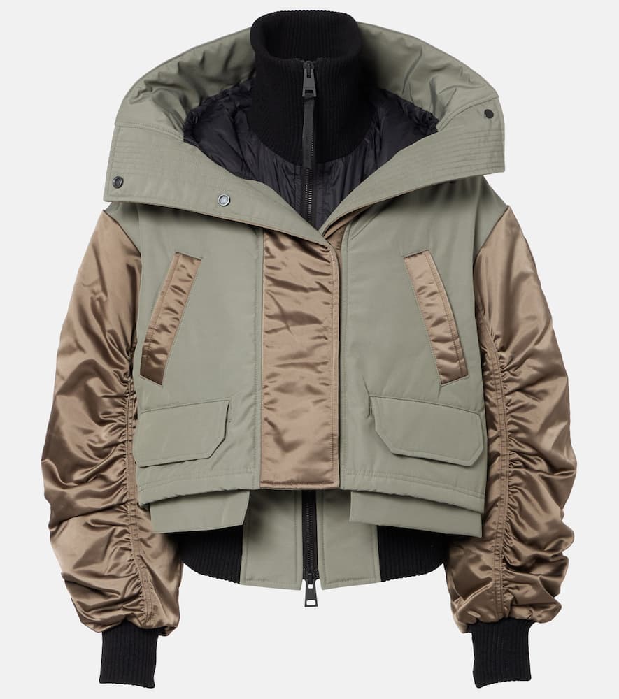 Куртка-бомбер Claremont на пуху Canada Goose, Taupe Grey/Sagebrush/Black
Куртка-бомбер Claremont на пуху Canada Goose, Taupe Grey/Sagebrush/Black