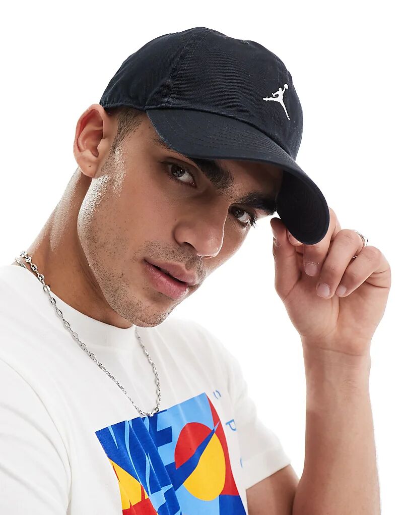 Кепка черного цвета Jordan
Кепка черного цвета Jordan