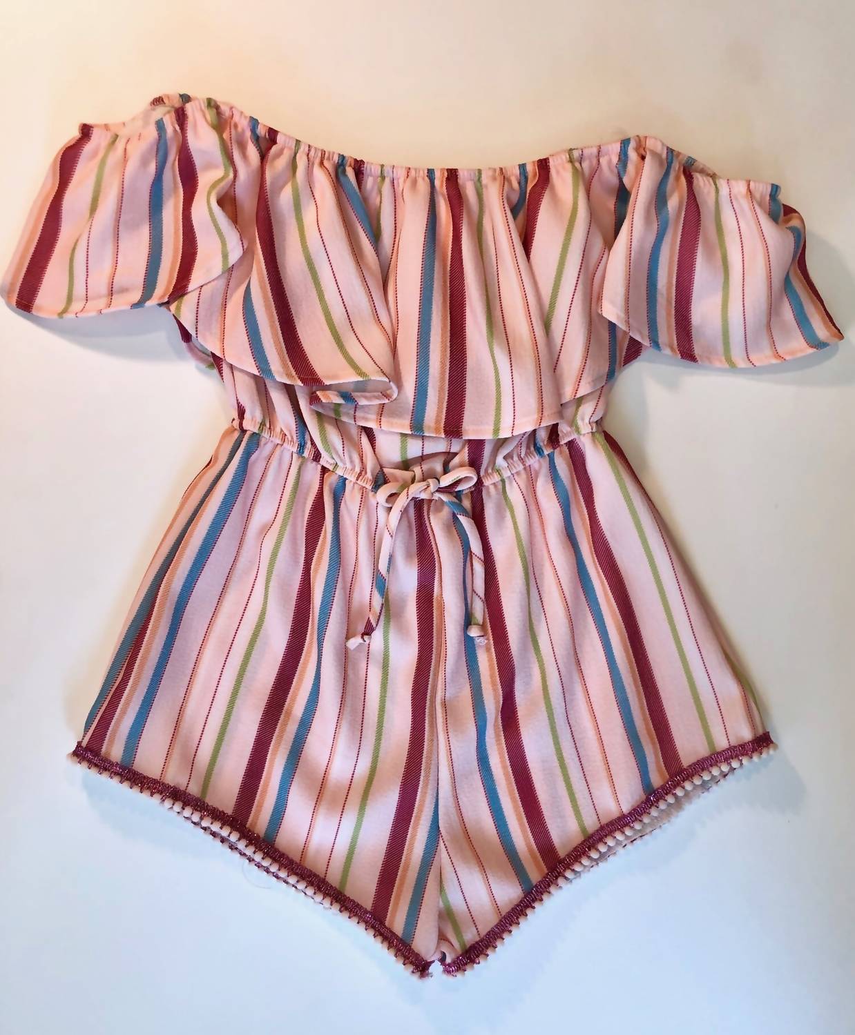 Детский ромпер с открытыми плечами в разноцветном дизайне Vintage Havana, мультиколор
Детский ромпер с открытыми плечами в разноцветном дизайне Vintage Havana, мультиколор