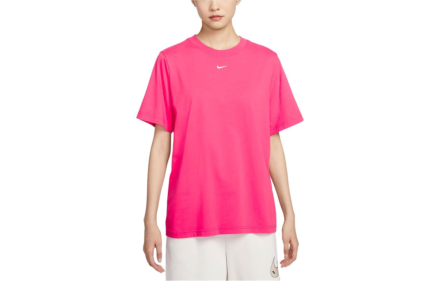 Футболка женская легкая плавящаяся красная Nike 
Футболка женская легкая плавящаяся красная Nike