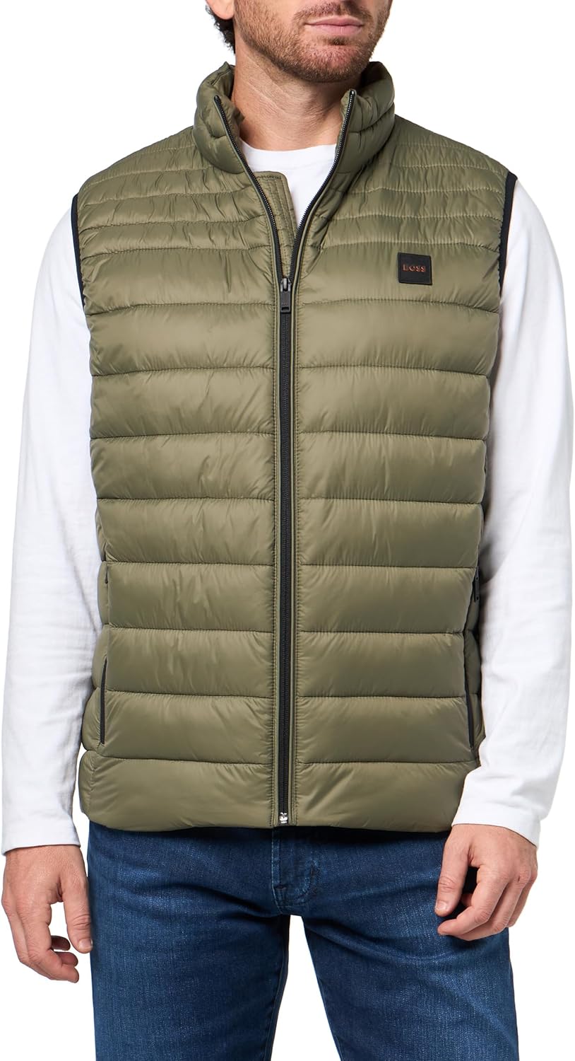 BOSS Мужская легкая нейлоновая пуховая жилетка с нашивкой-логотипом, Kalamata Green
BOSS Мужская легкая нейлоновая пуховая жилетка с нашивкой-логотипом, Kalamata Green