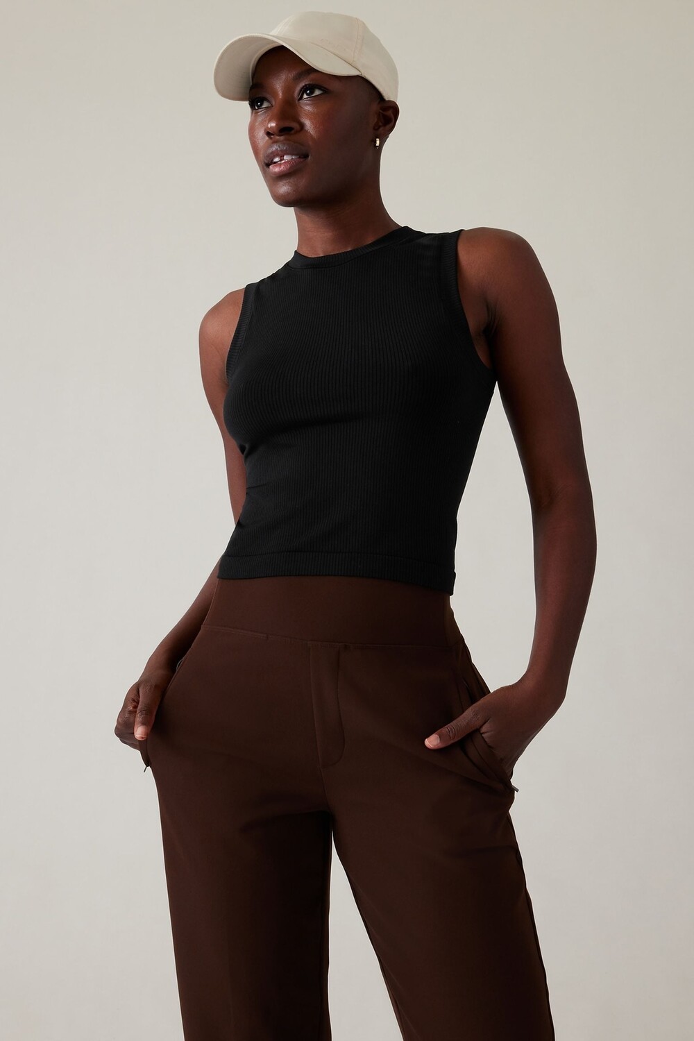 Бесшовная футболка без рукавов Renew с подчеркивающим мышцы кроем Athleta, черный
Бесшовная футболка без рукавов Renew с подчеркивающим мышцы кроем Athleta, черный