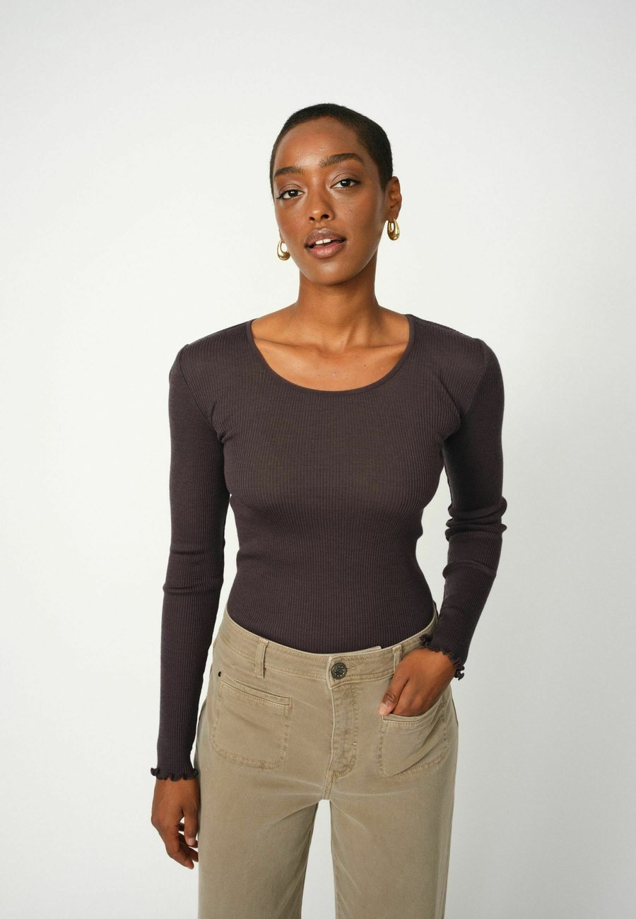 Топ Mos Mosh Long sleeved top, Phantom/Dark Grey
Топ Mos Mosh Long sleeved top, Phantom/Dark Grey