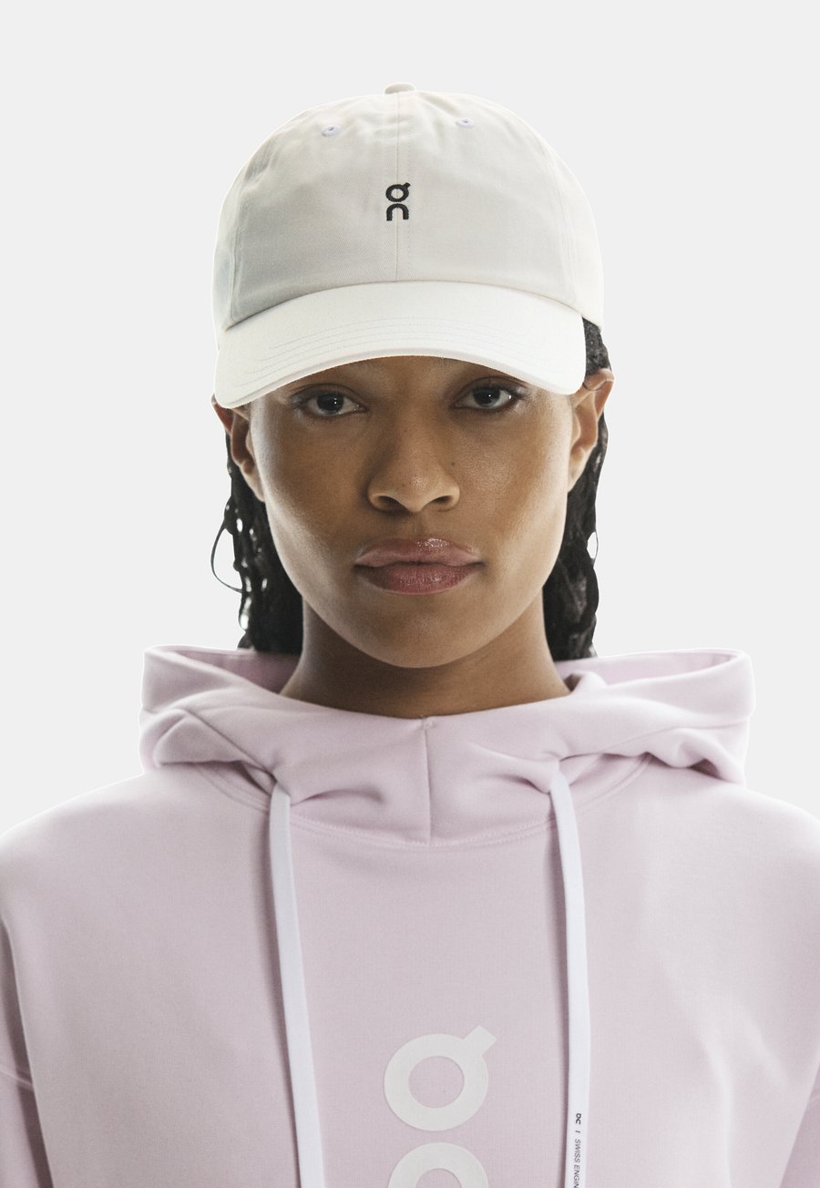 Бейсболка On ALL-DAY, Ivory/White
Бейсболка On ALL-DAY, Ivory/White