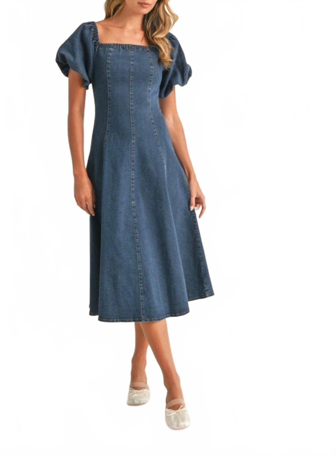 Джинсовое платье миди с пышными рукавами и силуэтом трапеция в синем цвете Klesis
Джинсовое платье миди с пышными рукавами и силуэтом трапеция в синем цвете Klesis