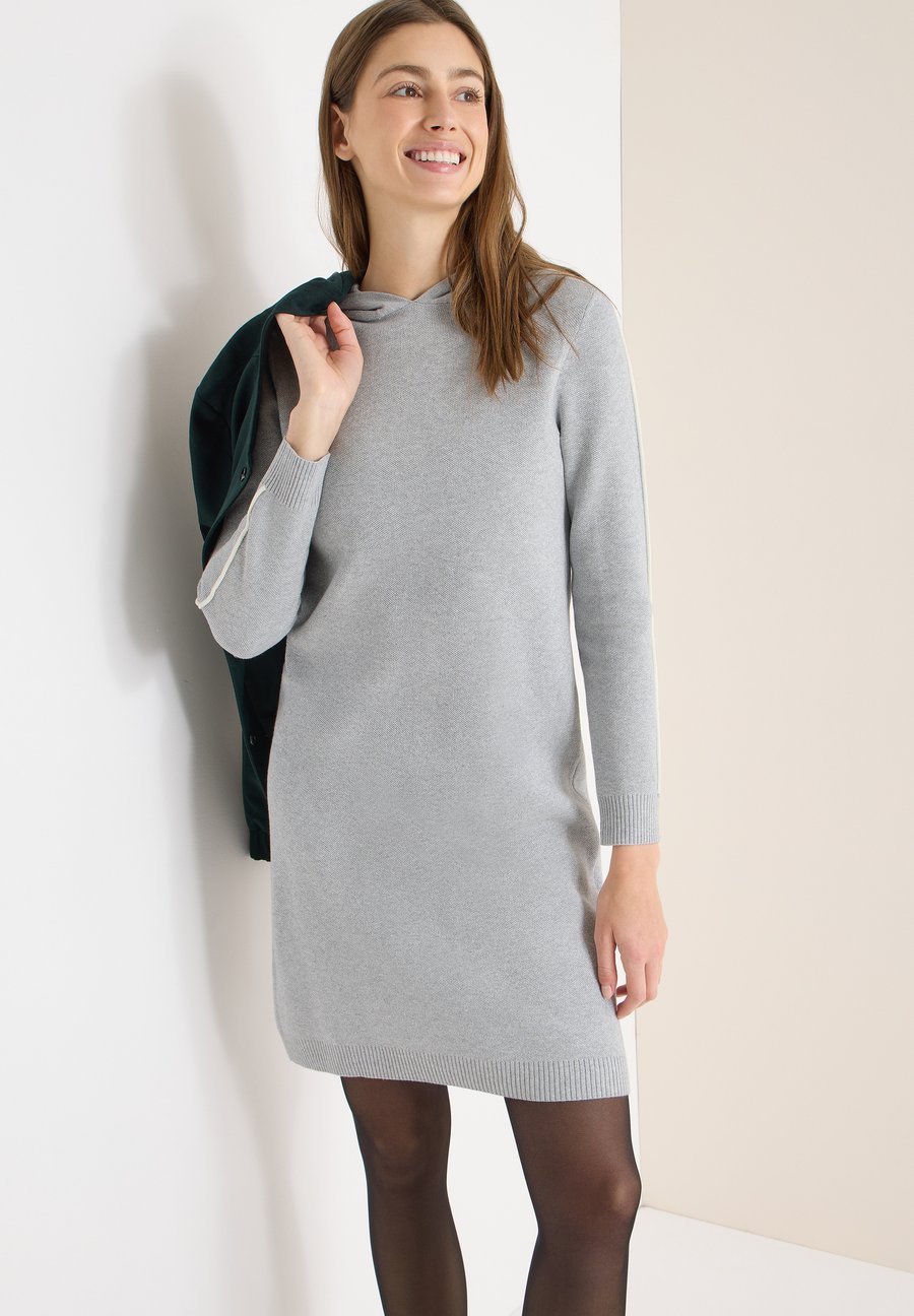 Платье Cecil Jumper dress, Grau/Mottled Light Grey
Платье Cecil Jumper dress, Grau/Mottled Light Grey