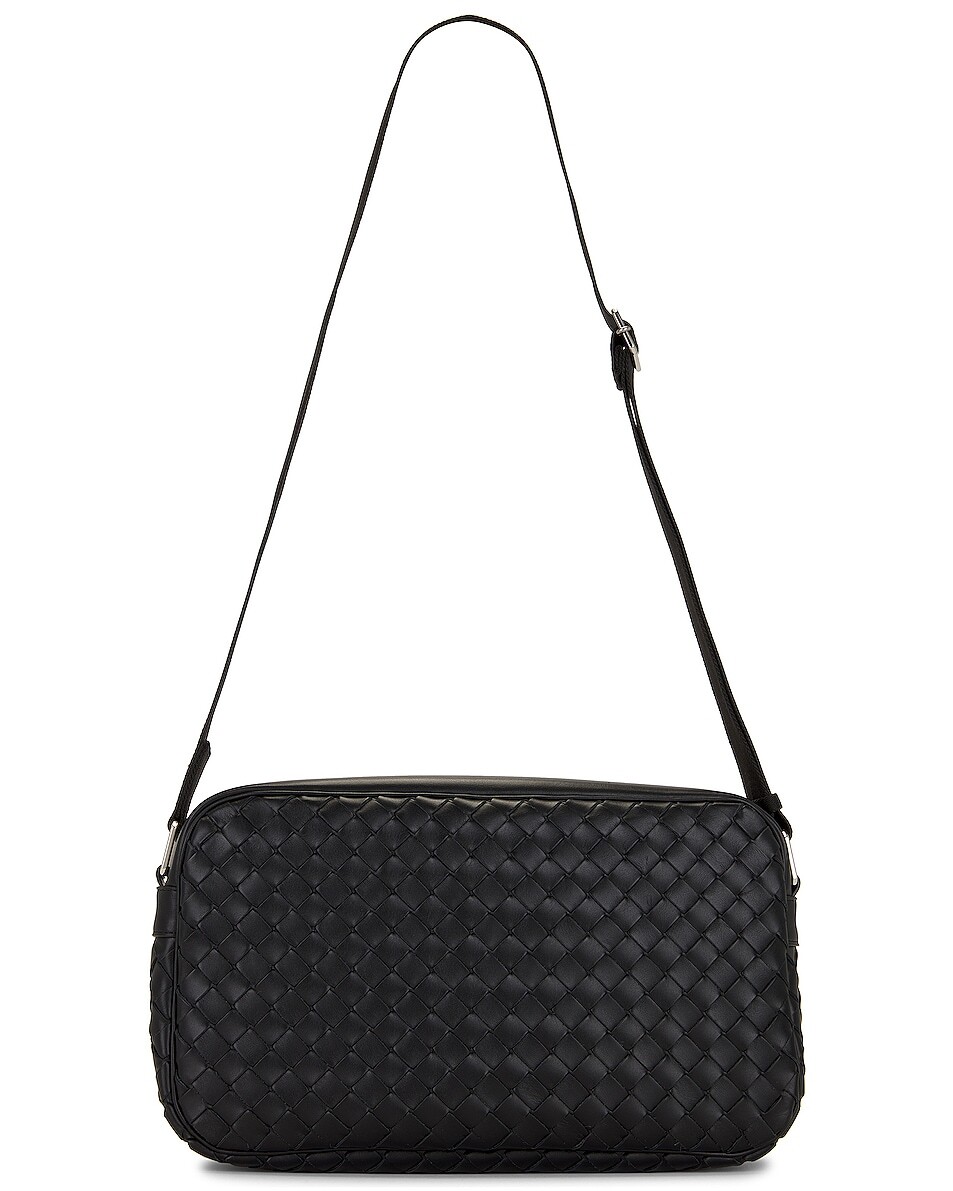 Большая классическая сумка для фотоаппарата Bottega Intrecciato Bottega Veneta, цвет Black & Silver
Большая классическая сумка для фотоаппарата Bottega Intrecciato Bottega Veneta, цвет Black & Silver