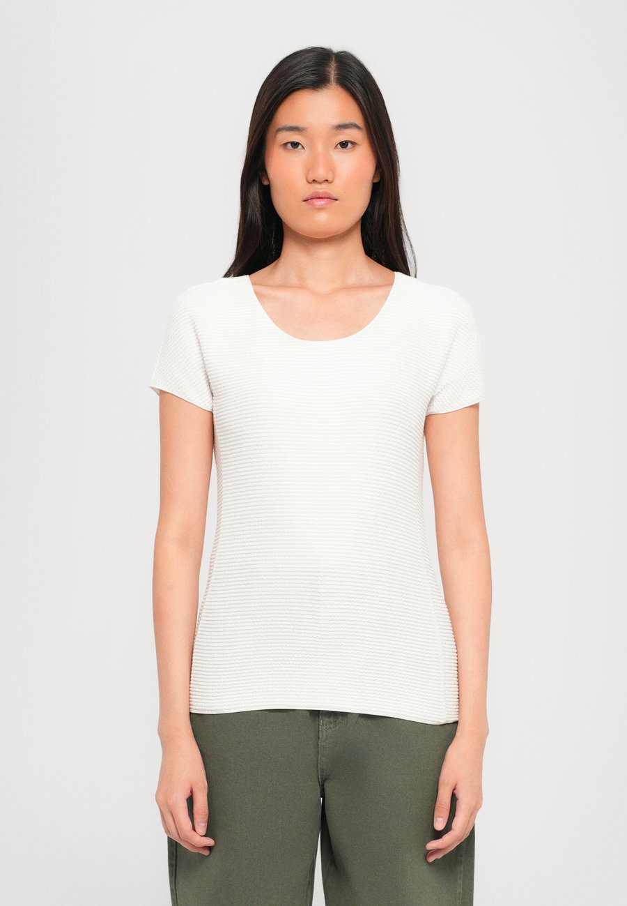 Футболка Emporio Armani Basic T-shirt, Warm White/White, Белый, Футболка Emporio Armani Basic T-shirt, Warm White/White
Футболка Emporio Armani Basic T-shirt, Warm White/White, Белый, Футболка Emporio Armani Basic T-shirt, Warm White/White