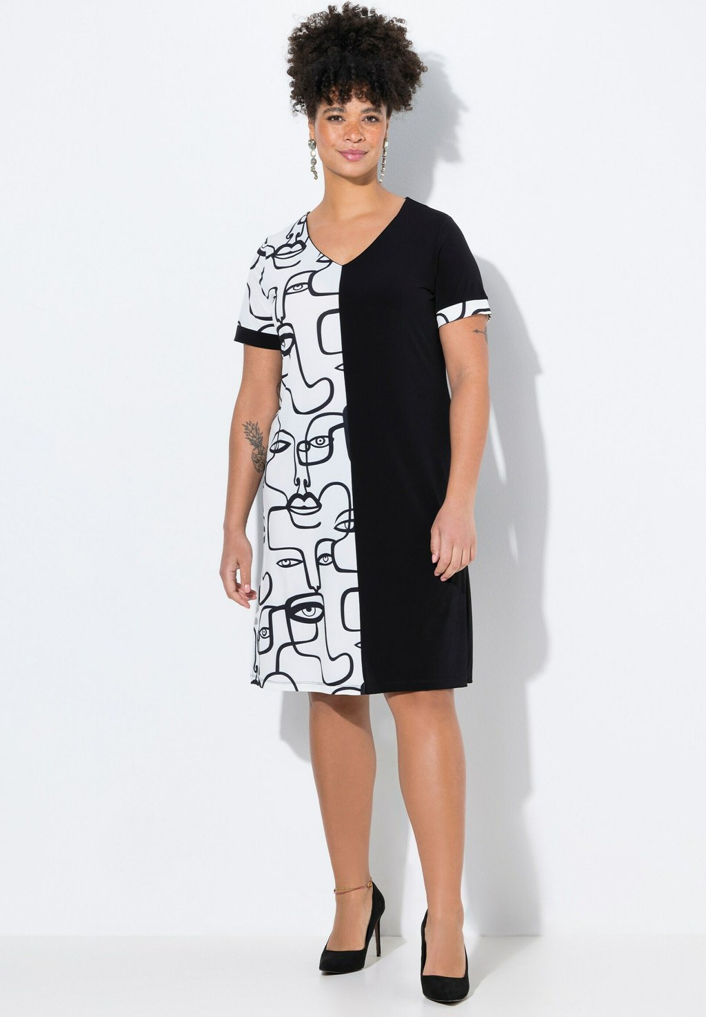 Платье из джерси BEQUEME PASSFORM HALB MIT SCRIBBLE-MUSTER MIAMODA, черный
Платье из джерси BEQUEME PASSFORM HALB MIT SCRIBBLE-MUSTER MIAMODA, черный