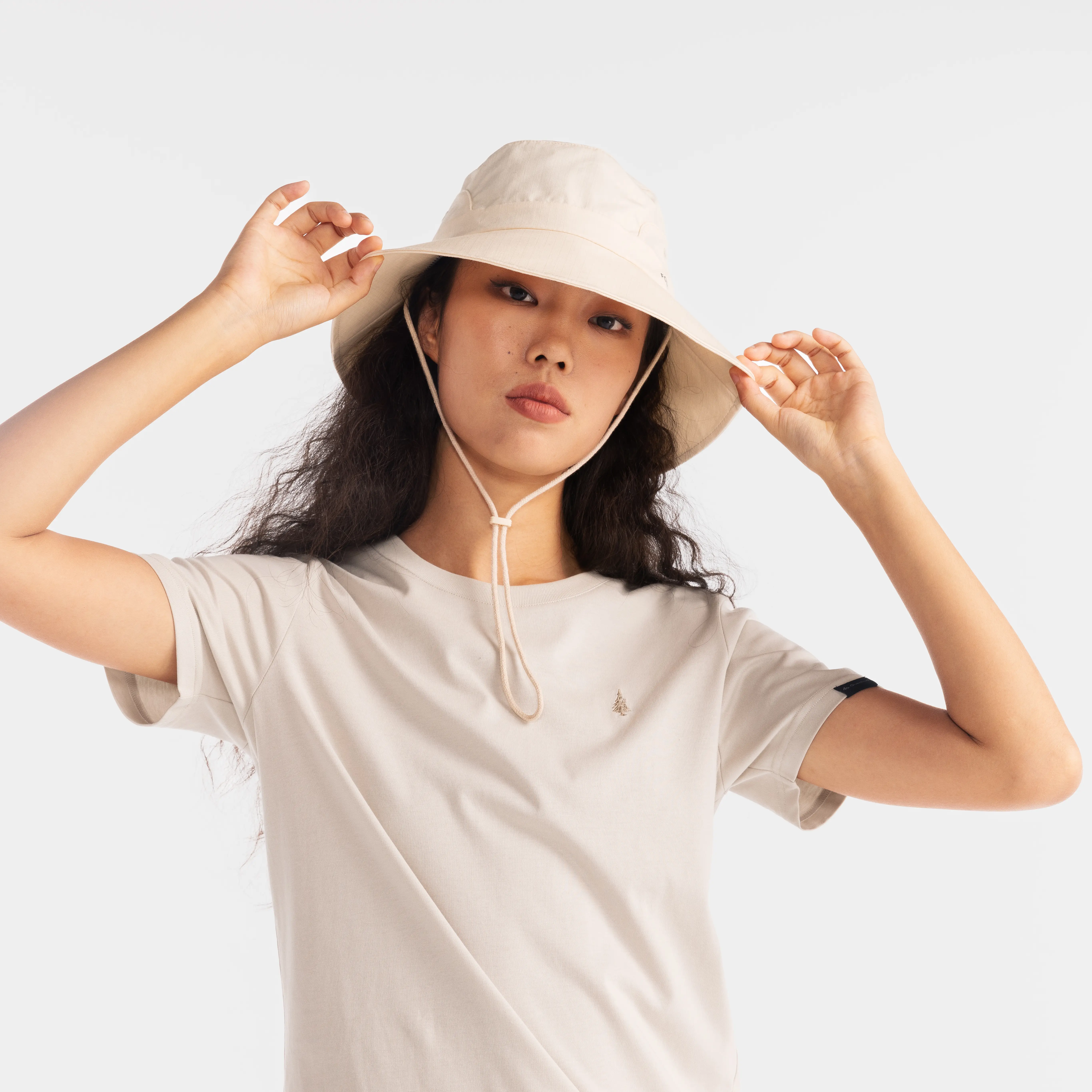 Женская походная шляпа от солнца Forclaz TRAVEL 100 бежевая
Женская походная шляпа от солнца Forclaz TRAVEL 100 бежевая