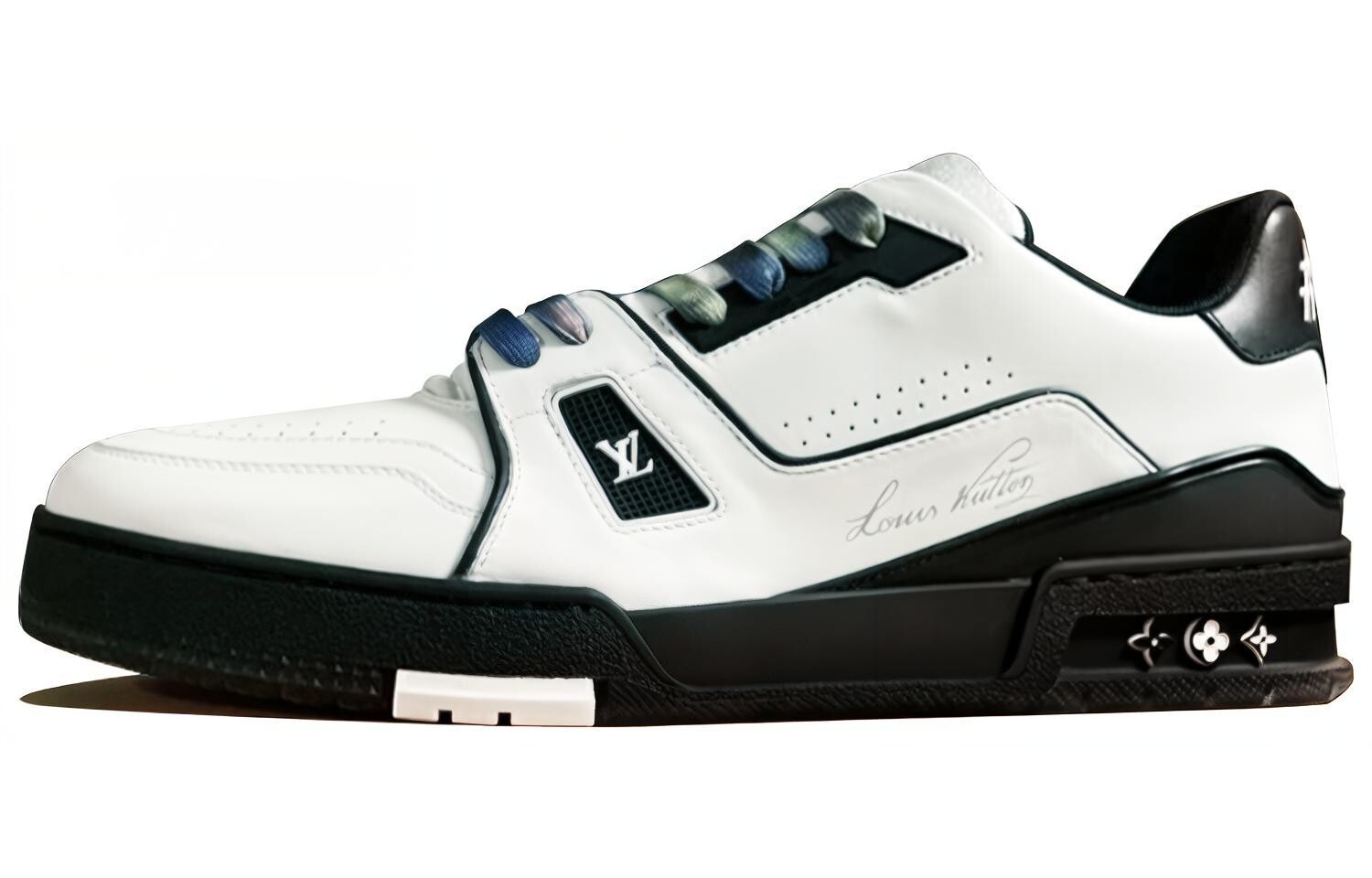 LOUIS VUITTON Стильные мужские кроссовки для скейтбординга
LOUIS VUITTON Стильные мужские кроссовки для скейтбординга