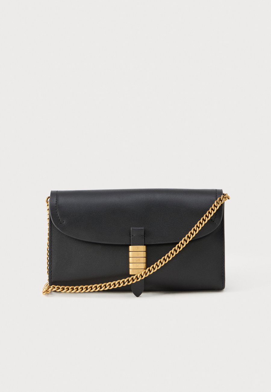 Сумка кросс-боди Pinko SADDLE WALLET, Nero/Antique Gold-Coloured/Black
Сумка кросс-боди Pinko SADDLE WALLET, Nero/Antique Gold-Coloured/Black