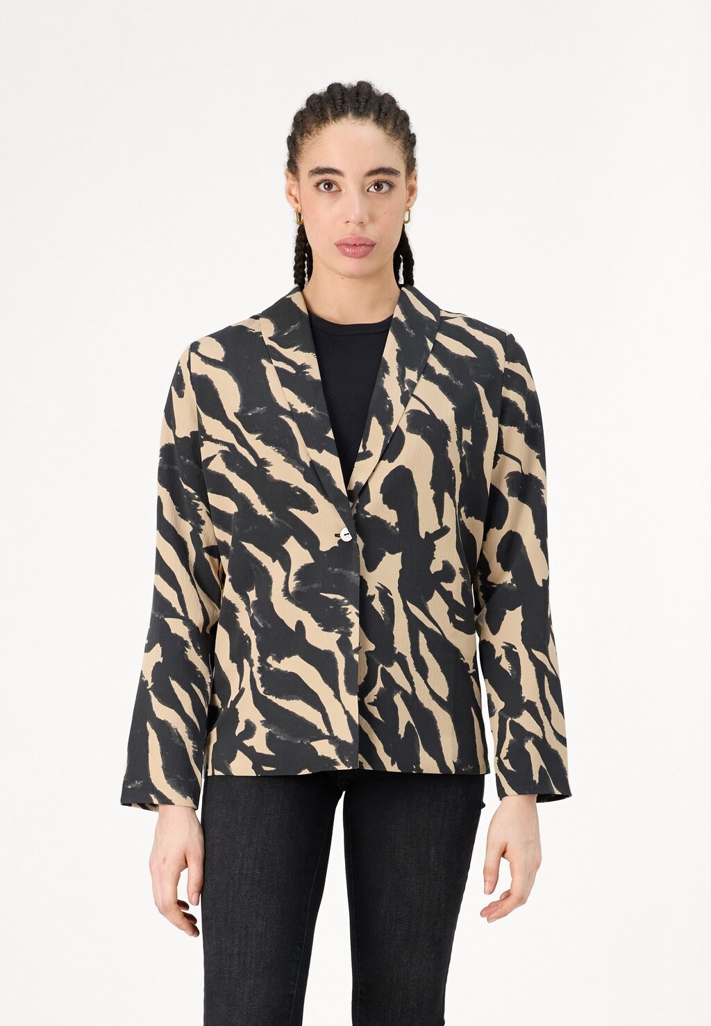 Блейзер ONLNOVA LIFE ELITE ONLY, черный
Блейзер ONLNOVA LIFE ELITE ONLY, черный