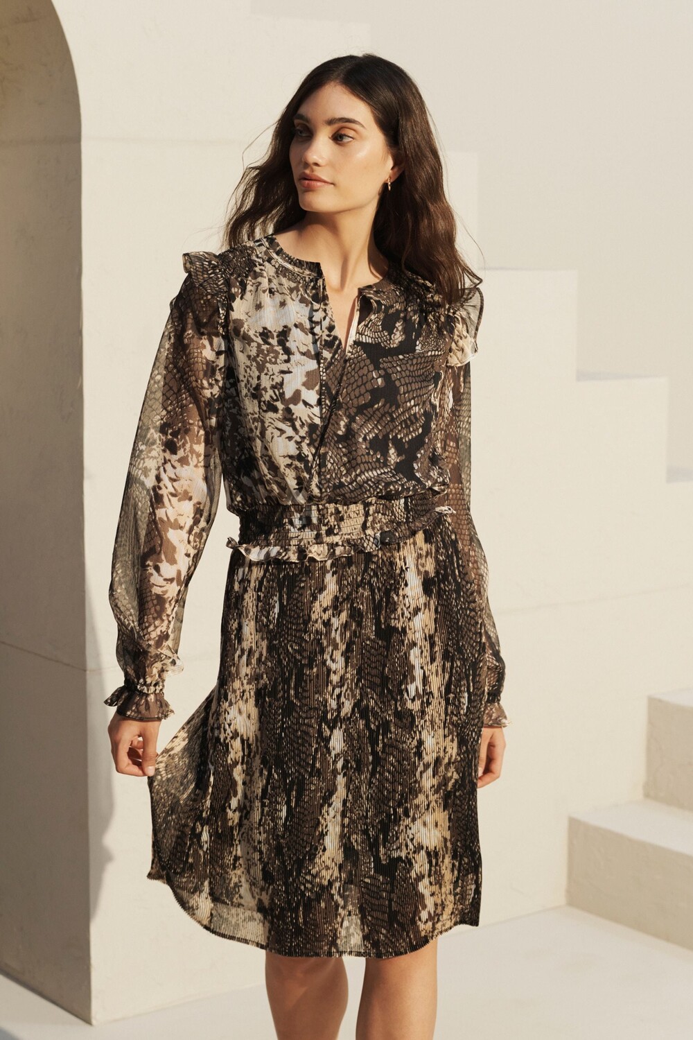 Мини-Платье с длинными шифоновыми рукавами Next, зеленый
Мини-Платье с длинными шифоновыми рукавами Next, зеленый