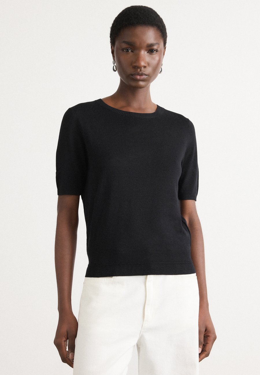 Футболка BOSS FIAFFUSA, Black
Футболка BOSS FIAFFUSA, Black